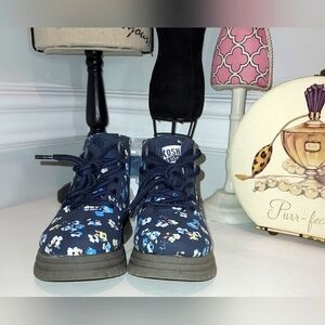Oshkosh B'Gosh Navy/Multi Colored Floral Lace Up Boots Sz 5 Toddler